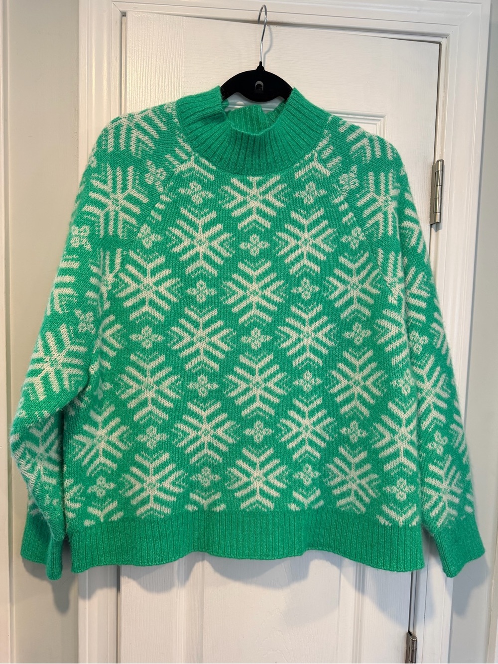 Old Navy Size XL Green Snowflake Mock Neck Ribbed Trim Cozy Sweater